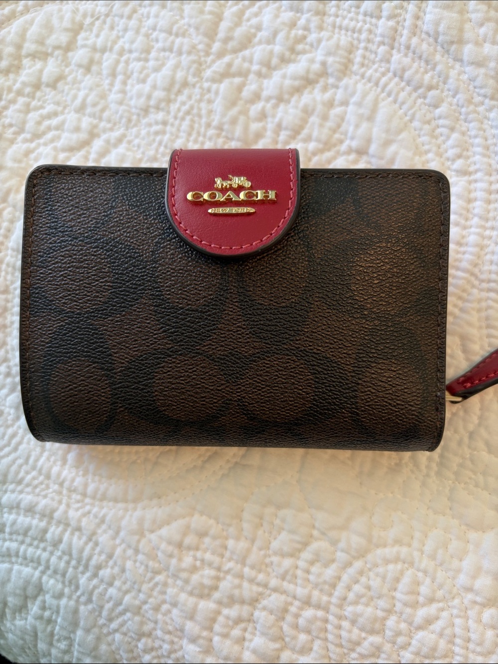 Medium Corner Zip Wallet